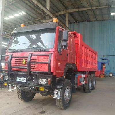 Goede prijs. 6X6 ARMY DUMP TRUCK 25T 10 WELEN 30CUBIC Diesel brandstof type SINOTRUK HOWO ALL-WHEEL DRIVE TIPPER TRUCK in goede staat online