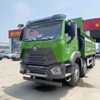 Goede prijs. Gebruikte Sinotruk HOWO NX 8x4 Dump Truck 50 ton met traan en 400L brandstoftank online